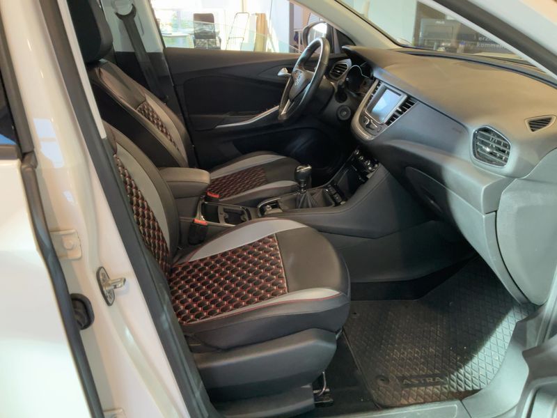 Opel Grandland X 1.2 Turbo Edition — zdjęcie 11
