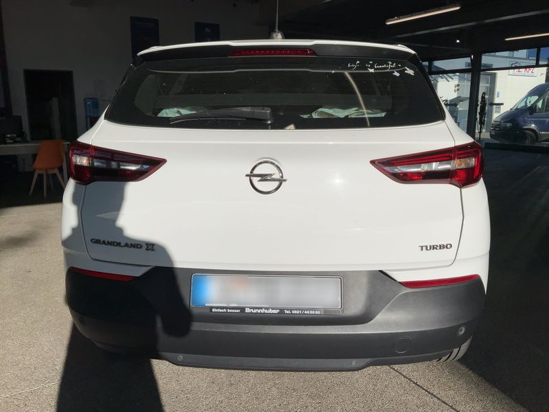 Opel Grandland X 1.2 Turbo Edition — zdjęcie 5