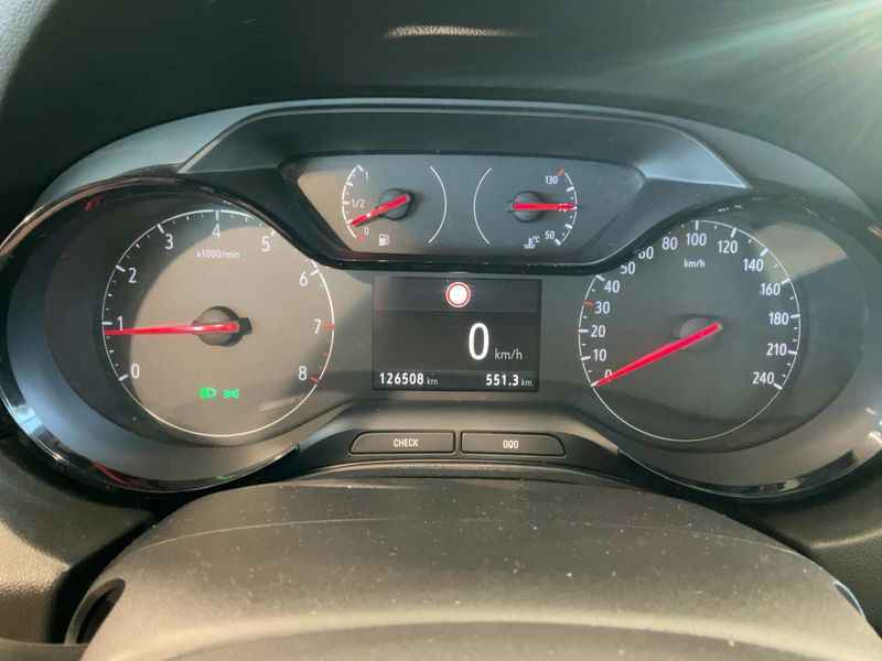 Opel Grandland X 1.2 Turbo Edition — zdjęcie 13