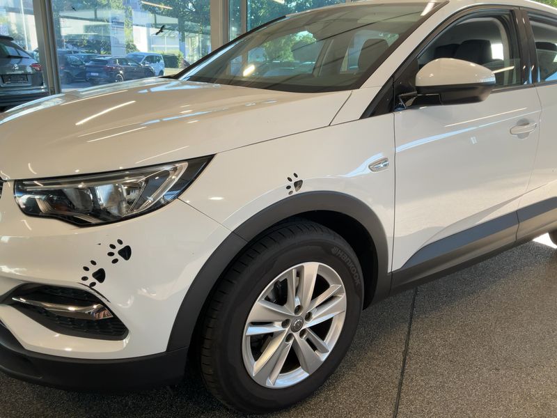 Opel Grandland X 1.2 Turbo Edition — zdjęcie 2