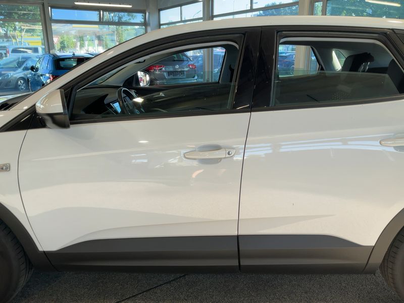 Opel Grandland X 1.2 Turbo Edition — zdjęcie 4