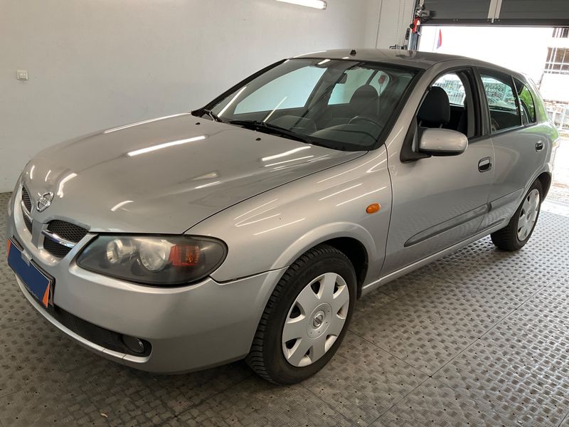 Nissan Almera