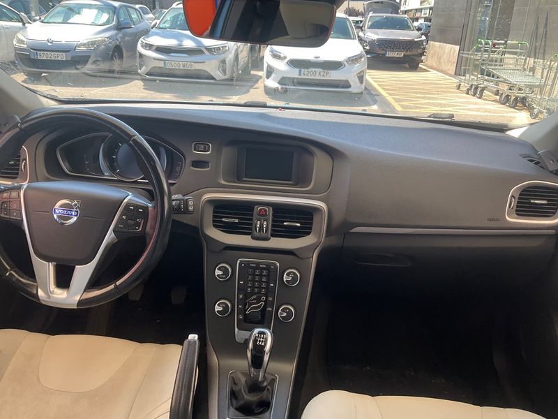 Volvo V40 1.6 D2 Momentum 2015 – снимка 17