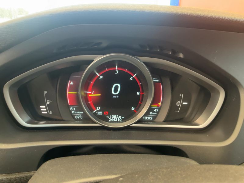 Volvo V40 1.6 D2 Momentum 2015 – снимка 18