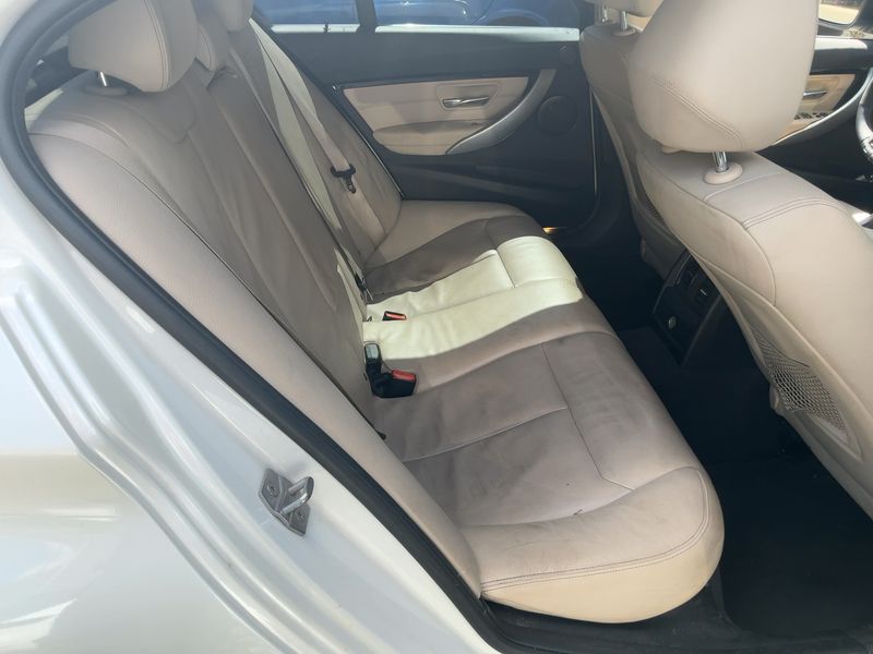 BMW 3er 320d EfficientDynamics Luxury Line — zdjęcie 14