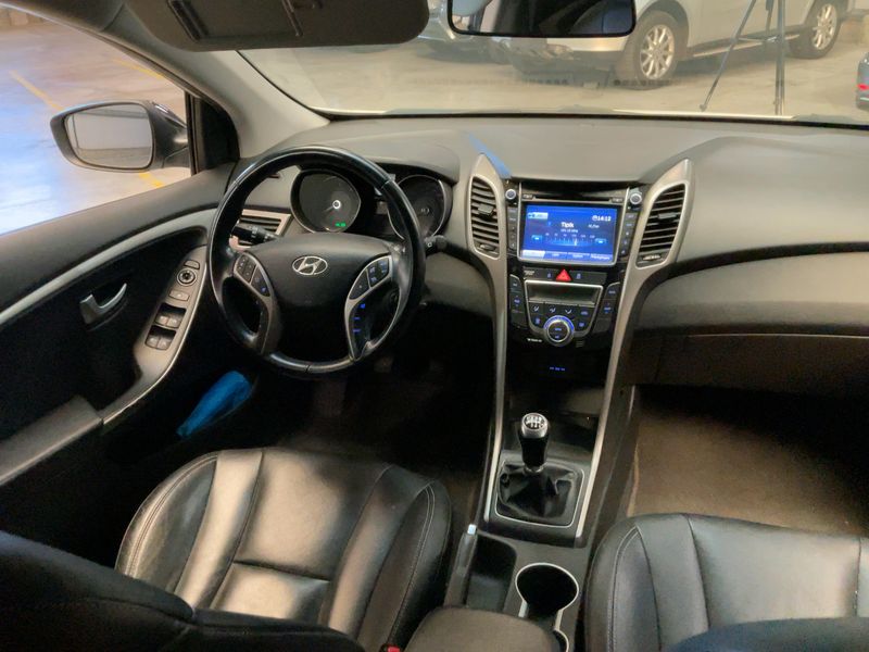 Hyundai i30 1.6 CRDi Classic 2014 – снимка 17