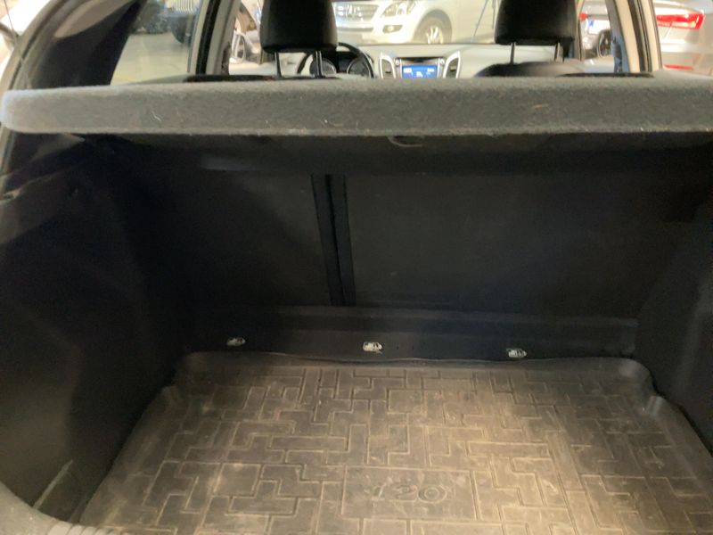 Hyundai i30 1.6 CRDi Classic 2014 – снимка 15