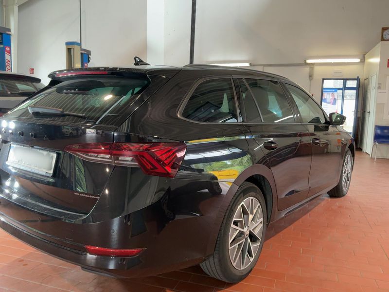 Skoda Octavia 2.0 TDI Ambition — zdjęcie 6