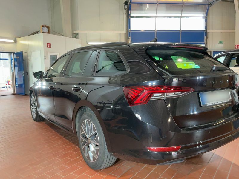Skoda Octavia 2.0 TDI Ambition — zdjęcie 3