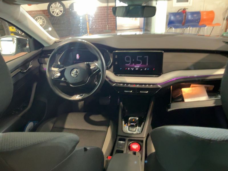 Skoda Octavia 2.0 TDI Ambition — zdjęcie 12