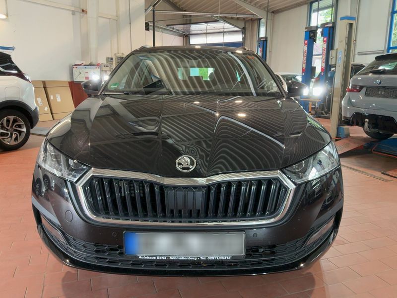 Skoda Octavia 2.0 TDI Ambition — zdjęcie 9