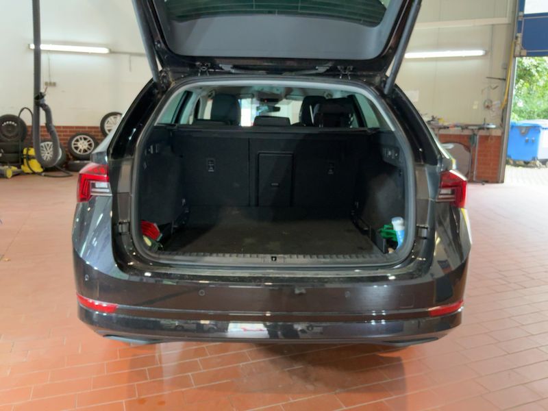 Skoda Octavia 2.0 TDI Ambition — zdjęcie 10