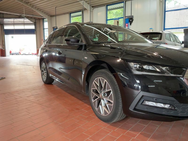 Skoda Octavia 2.0 TDI Ambition — zdjęcie 8