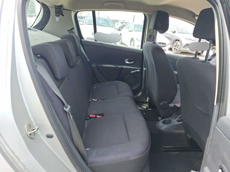 Renault Clio 1.5 dCi Dynamique 2009 – снимка 13