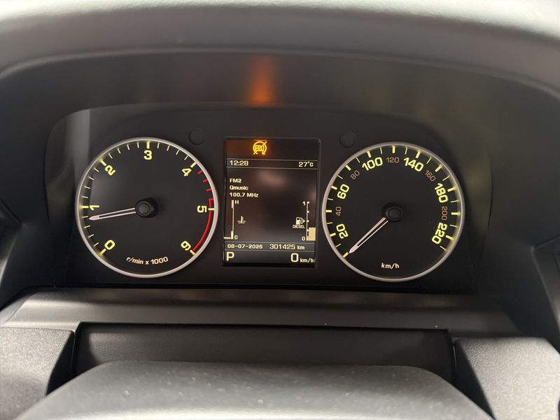 Land Rover Discovery 4 3.0 TD V6 TDV6 HSE — zdjęcie 12