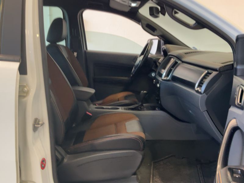Ford Ranger 2.2 TDCi Doppelkabine 4x4 Wildtrak — zdjęcie 11