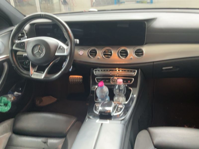 Mercedes-Benz E-Klasse E 63 AMG T 4Matic — zdjęcie 12