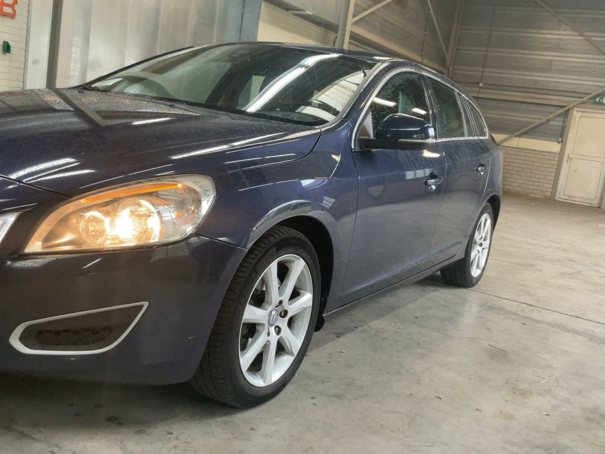 Volvo V60 1.6 T3 Momentum