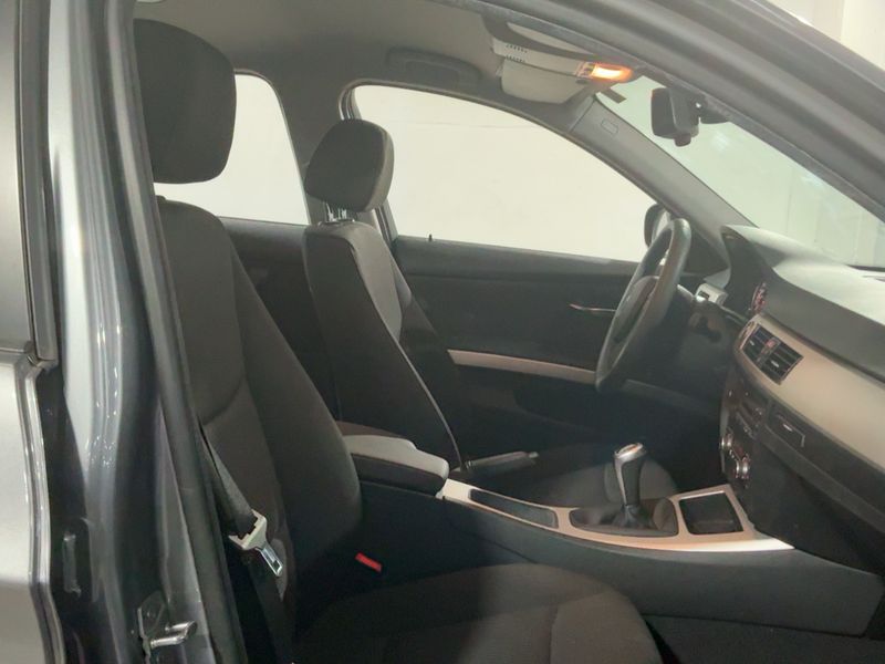 BMW 3er 320d 2009 – снимка 16