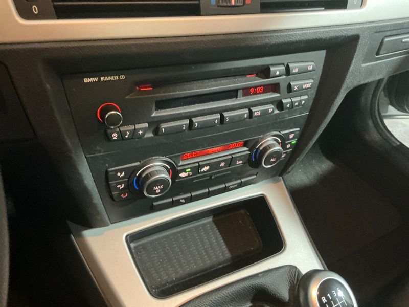 BMW 3er 320d 2009 – снимка 26