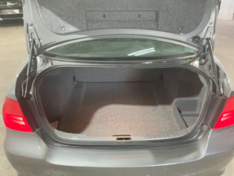 BMW 3er 320d 2009 – снимка 15