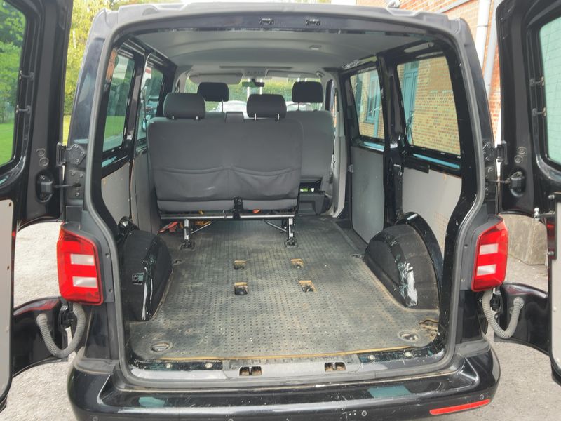 Volkswagen T6 Kombi 2.0 TDI — zdjęcie 10