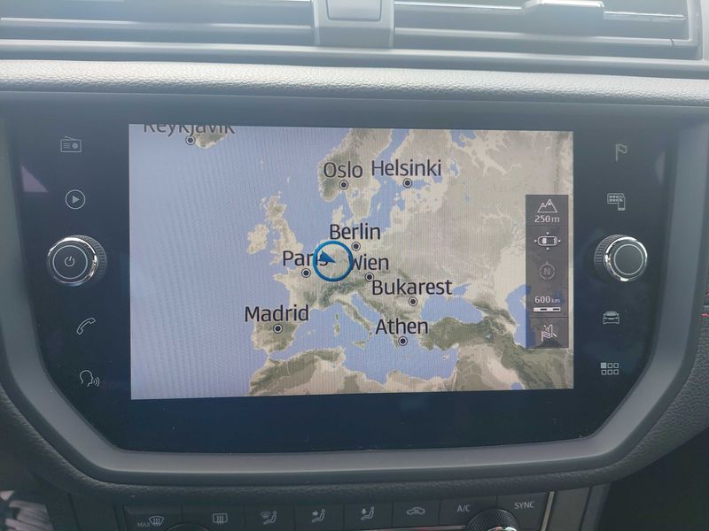 Seat Arona 1.6 TDI FR — zdjęcie 13