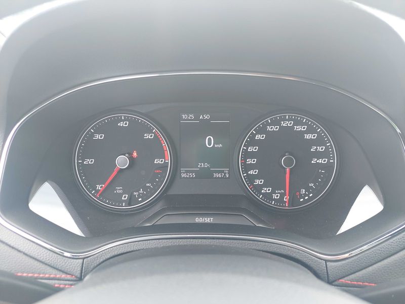 Seat Arona 1.6 TDI FR — zdjęcie 12