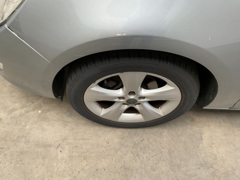 Opel Astra 1.4 Turbo Edition 2011 – снимка 3