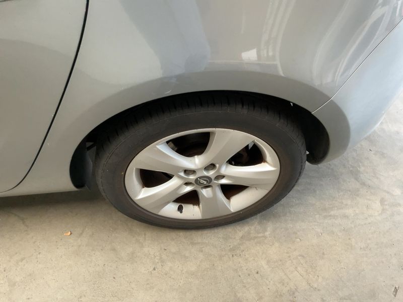 Opel Astra 1.4 Turbo Edition 2011 – снимка 5