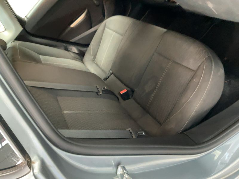 Opel Astra 1.4 Turbo Edition 2011 – снимка 19
