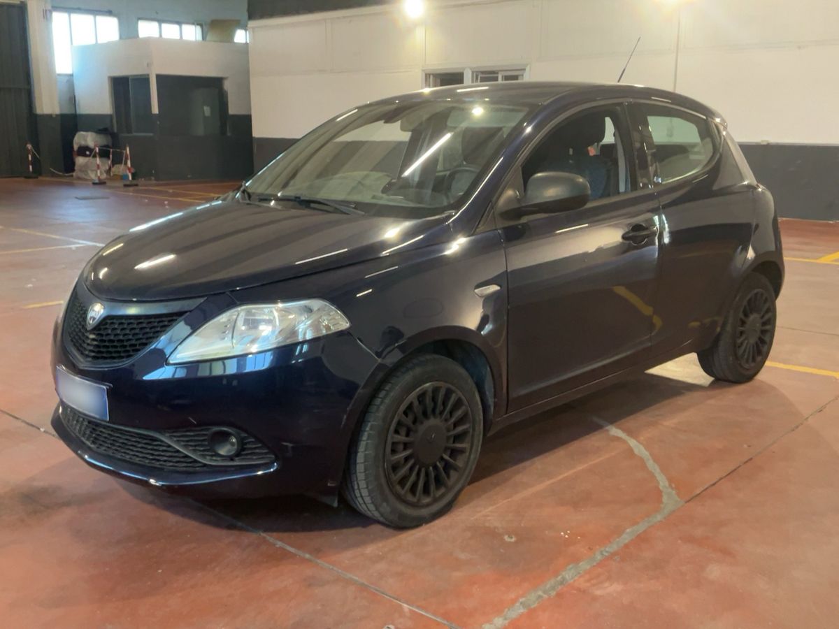 Lancia Ypsilon 2018 — photo 1