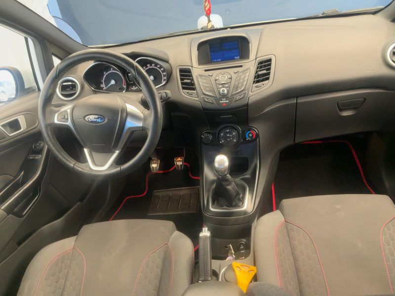 Ford Fiesta 1.5 TDCi ST-Line — zdjęcie 12
