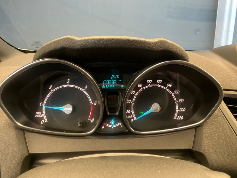 Ford Fiesta 1.5 TDCi ST-Line — zdjęcie 13