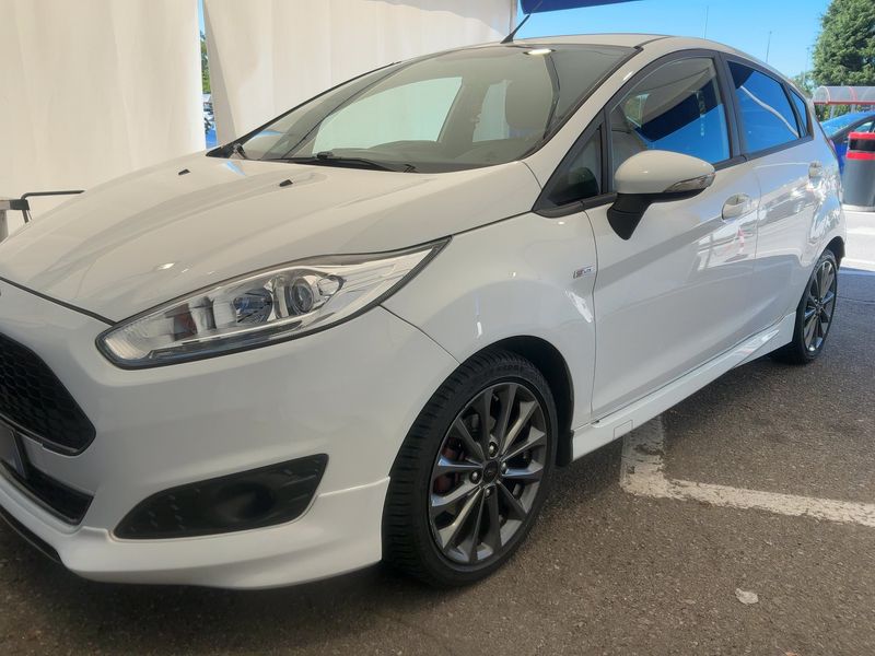 Ford Fiesta 1.5 TDCi ST-Line — zdjęcie 2