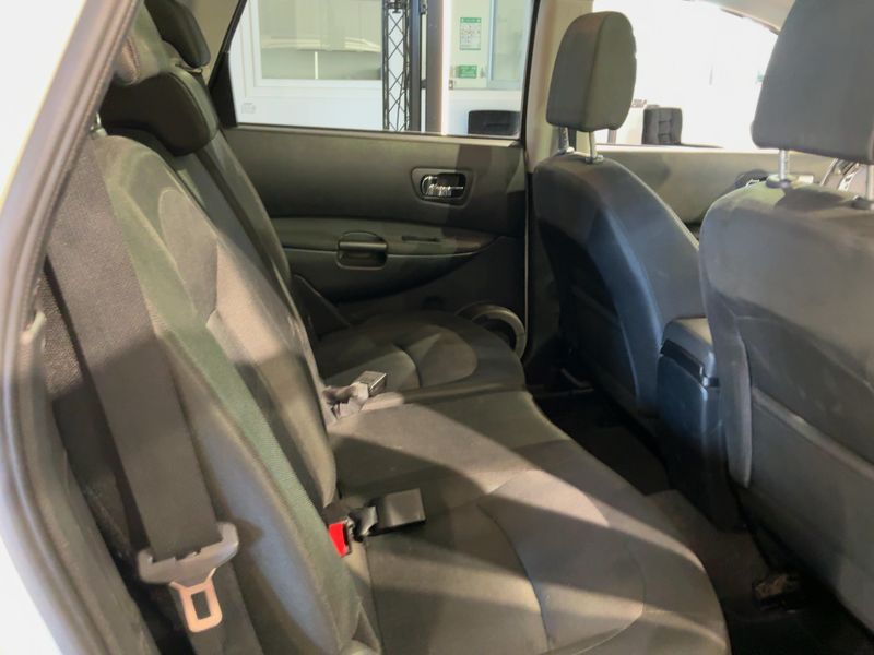 Nissan Qashqai+2 2.0 I-Way — zdjęcie 14