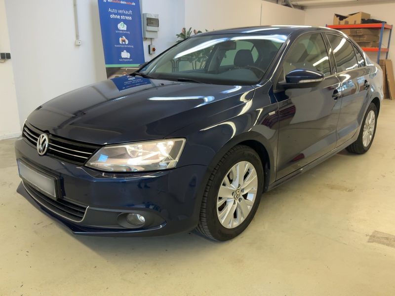 Volkswagen Jetta 1.6 TDI Life 2013 – снимка 2