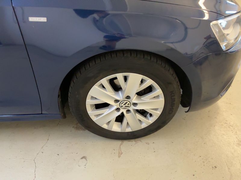 Volkswagen Jetta 1.6 TDI Life 2013 – снимка 11