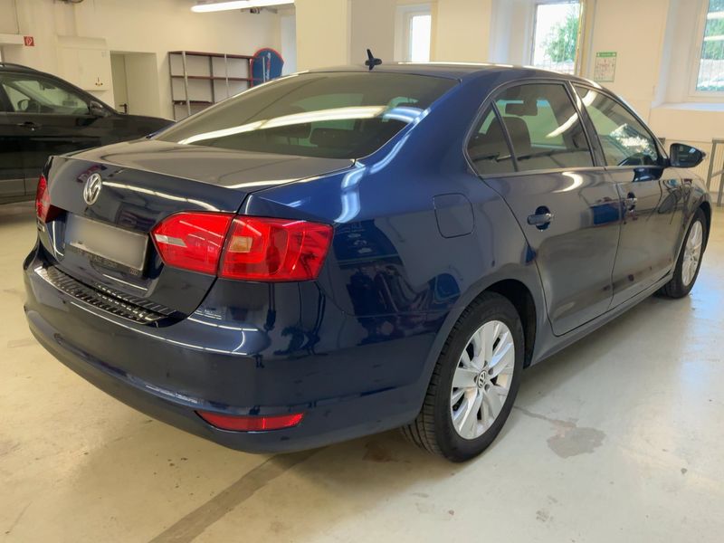 Volkswagen Jetta 1.6 TDI Life 2013 – снимка 8