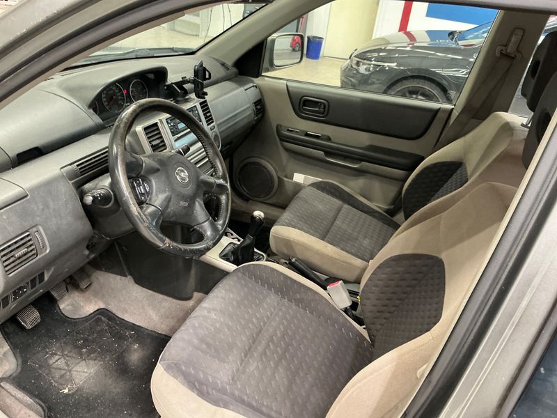 Nissan X-Trail 2.0 Comfort — zdjęcie 3