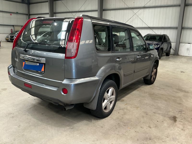 Nissan X-Trail 2.0 Comfort — zdjęcie 2