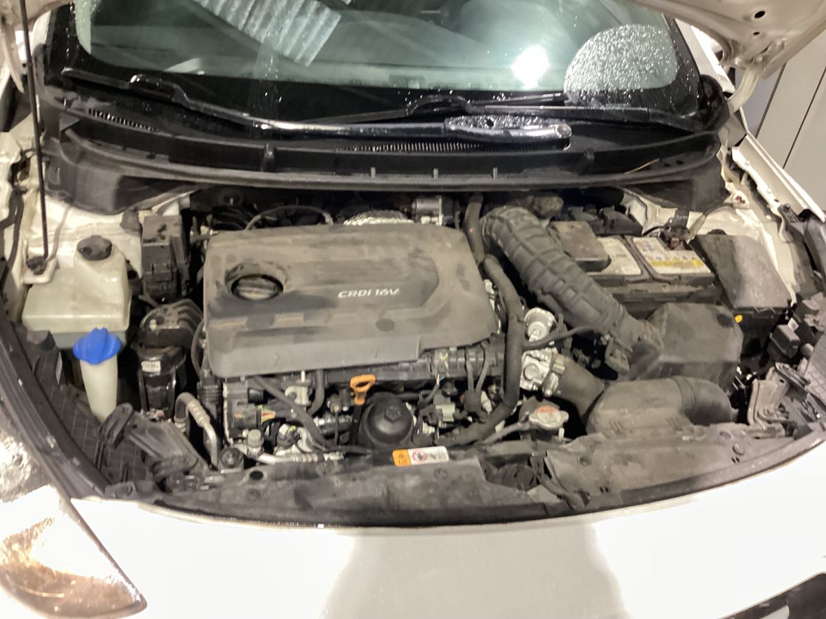 Hyundai i30 2017 — photo 28