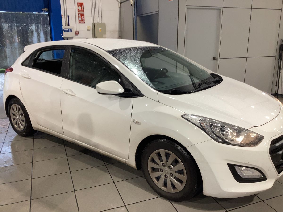 Hyundai i30 2017 — photo 13
