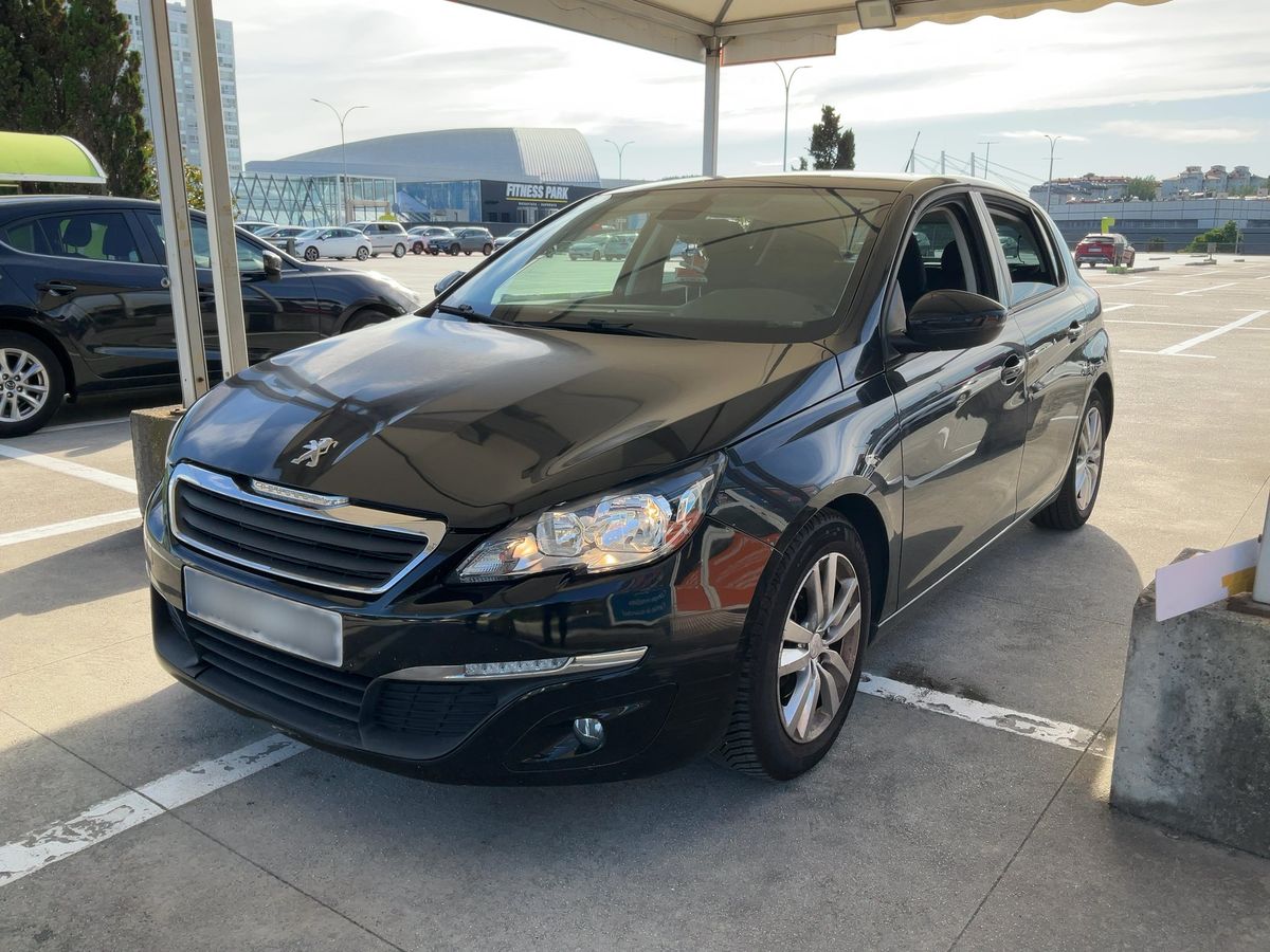 Peugeot 308 2015 — photo 1