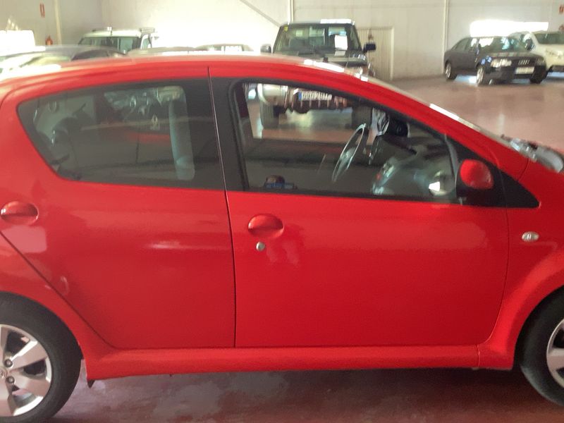Toyota Aygo 1.0 City 2013 – снимка 10