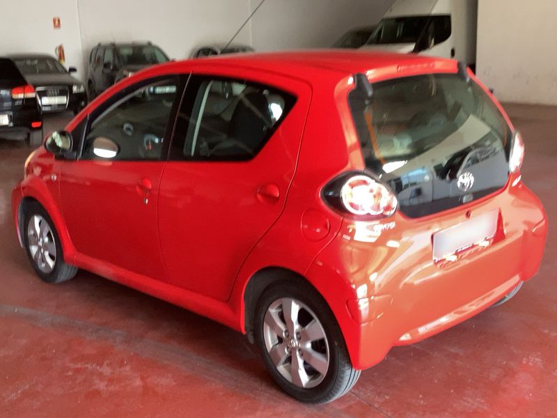 Toyota Aygo 1.0 City 2013 – снимка 6