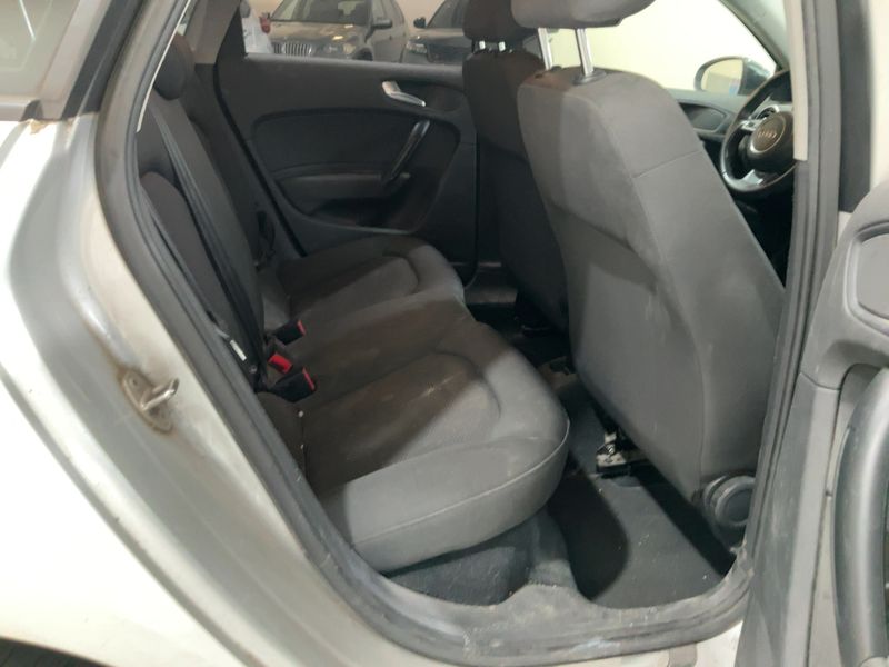 Audi A1 Sportback 1.6 TDI Admired 2013 – снимка 19