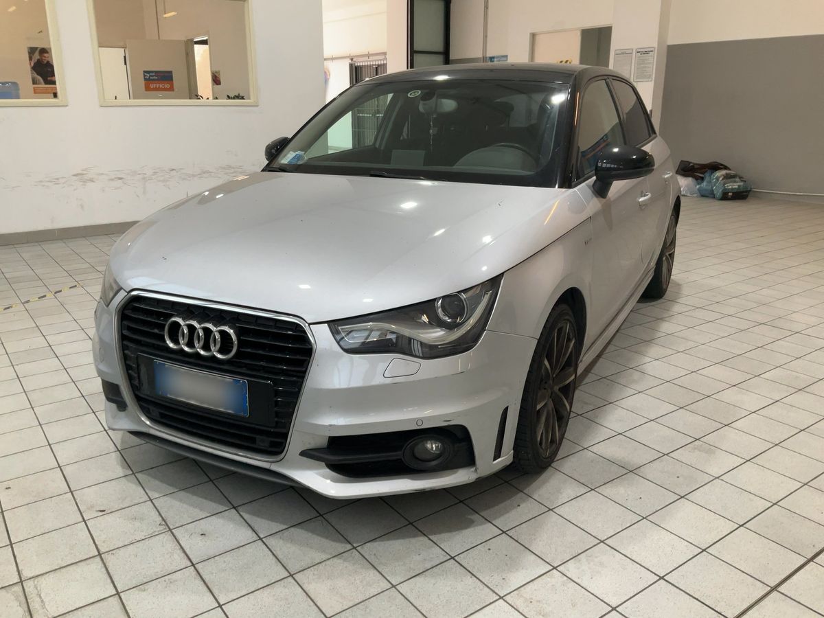 Audi A1 2013 — photo 1
