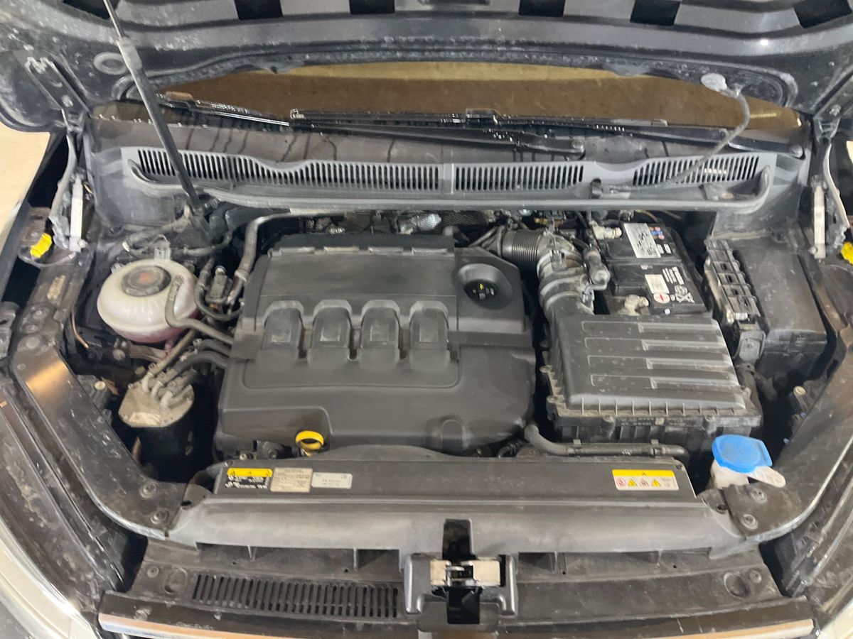 Volkswagen Touran 2019 — photo 58