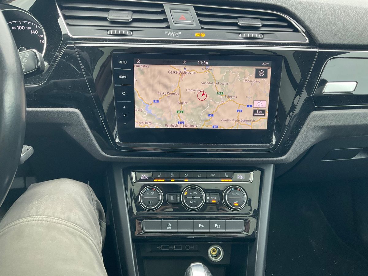 Volkswagen Touran 2019 — photo 61